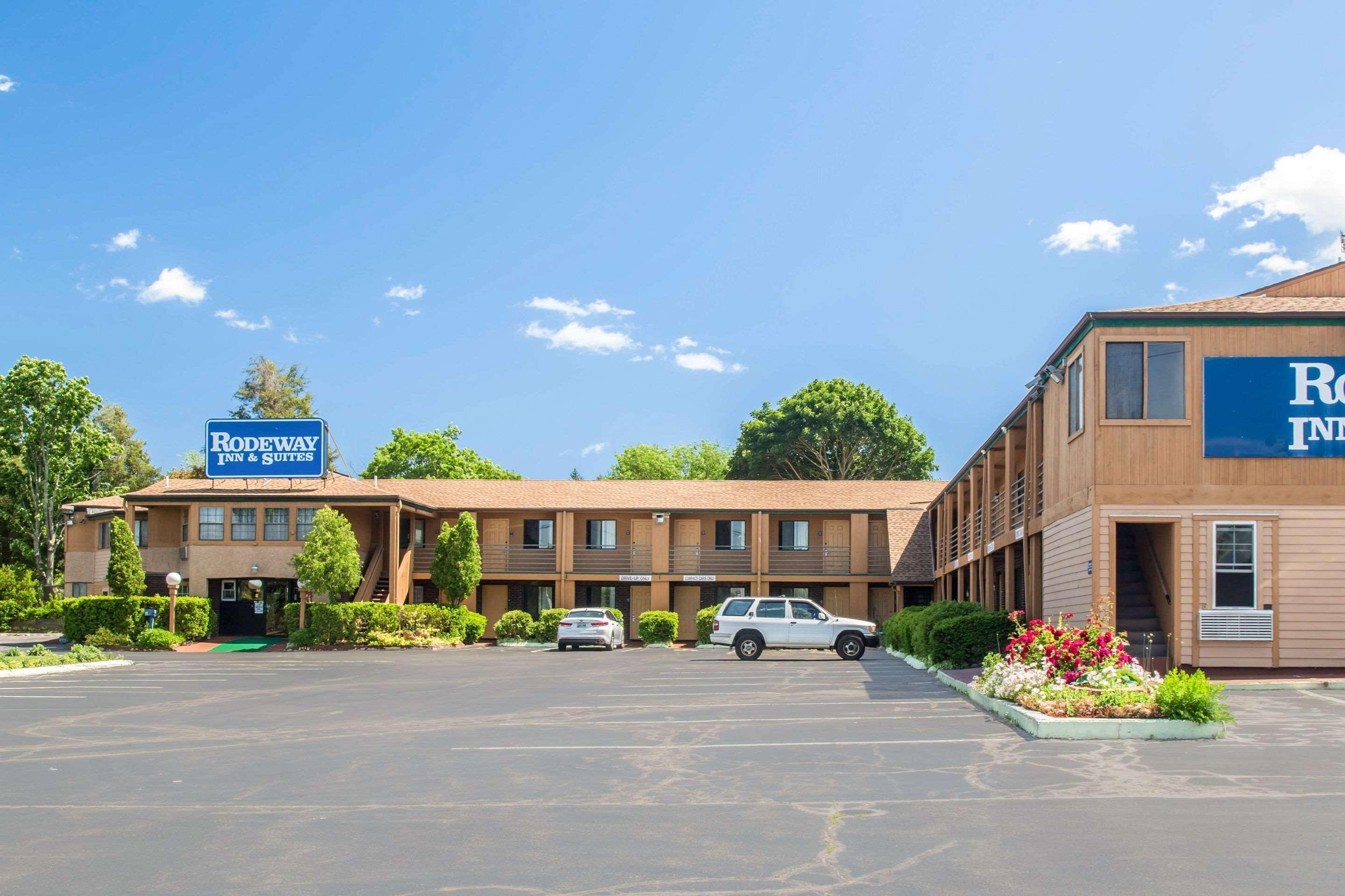 Rodeway Inn & Suites Branford - Guilford Extérieur photo