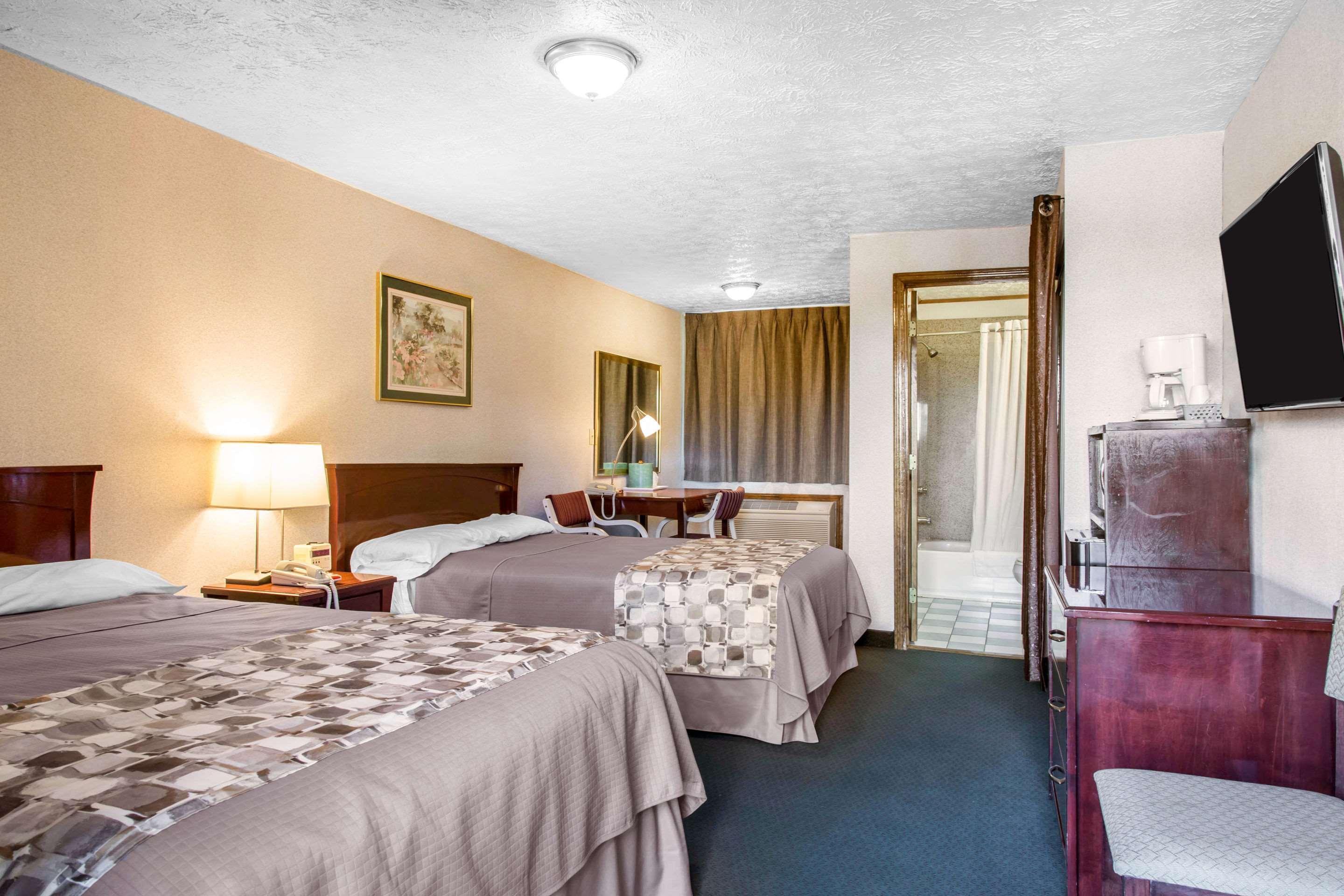 Rodeway Inn & Suites Branford - Guilford Extérieur photo